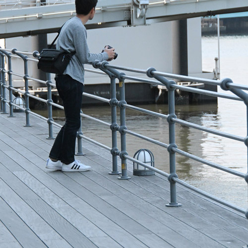 Hakuba Plus Shell City 04 Messenger M Black
