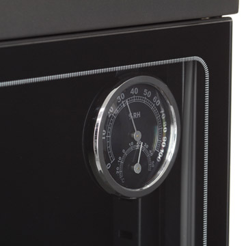 温湿度計：庫内の温度と湿度が計れます。