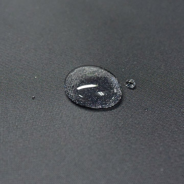 水に強い生地を採用