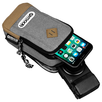 コンパクトカメラとスマートフォンの収納に最適