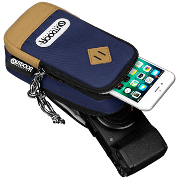 コンパクトカメラとスマートフォンの収納に最適