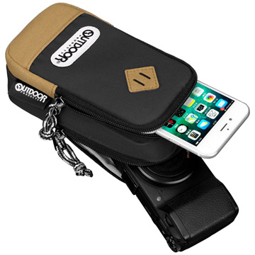 コンパクトカメラとスマートフォンの収納に最適