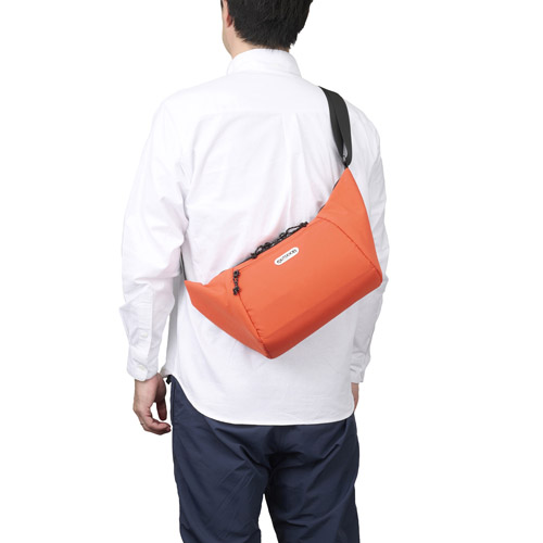 OUTDOOR PRODUCTS（アウトドアプロダクツ） カメラショルダーバッグ 06 オレンジ
